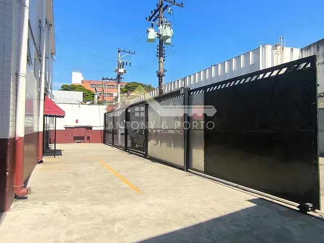 Galpão / Barracão para alugar, no bairro Vila das Palmeiras em Guarulhos