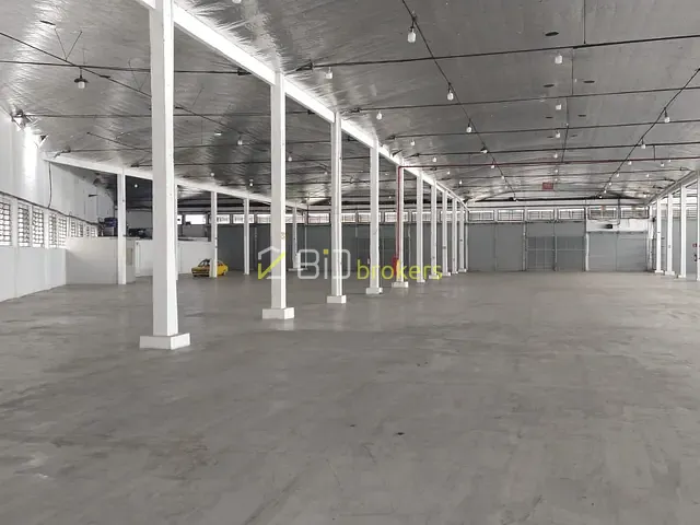 Galpão / Barracão com 5610m², para alugar, no bairro Jardim Humaitá em São Paulo
