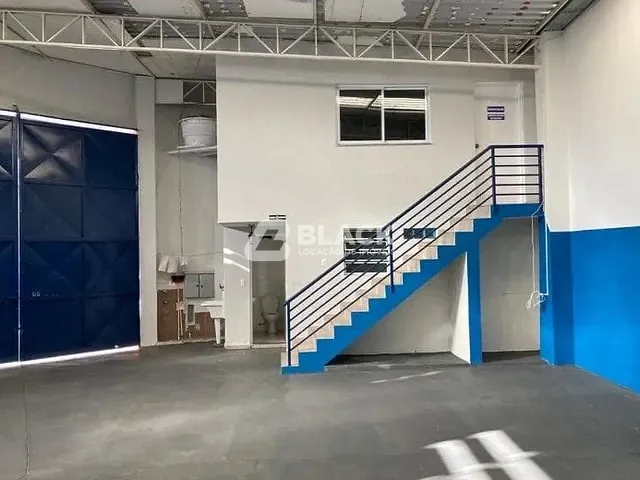 Galpão / Barracão com 230m², à venda ou para alugar, no bairro Jardim Bertanha em Sorocaba