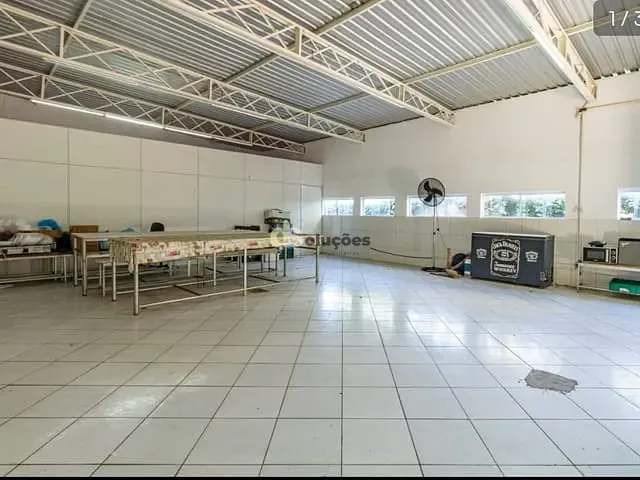 Galpão / Barracão à venda ou para alugar, no bairro Vila Ipojuca em São Paulo