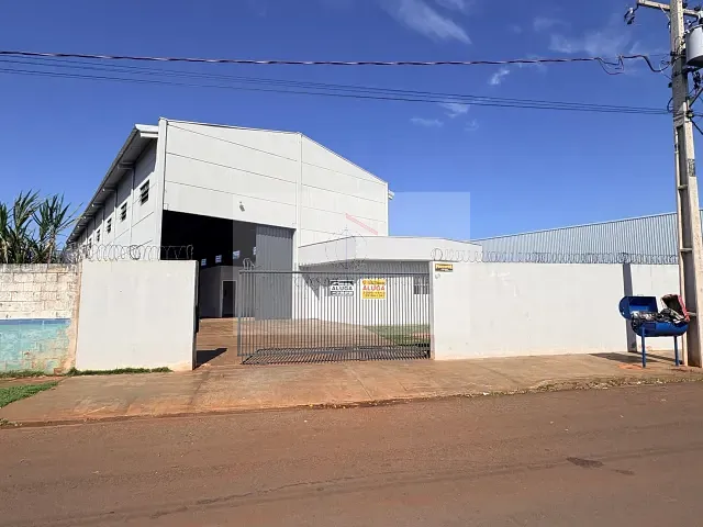 Galpão / Barracão com 1370m², para alugar, no bairro Jardim Cidade Nova Industrial em Rolândia