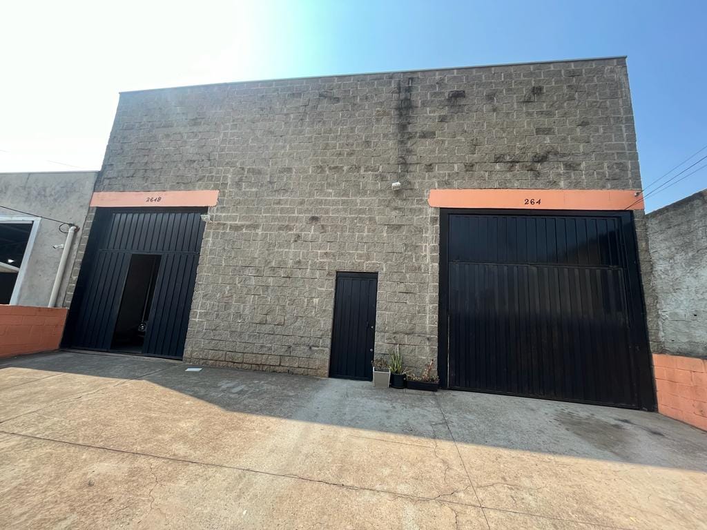Depósito-Galpão-Armazém à venda, 375m² - Foto 1