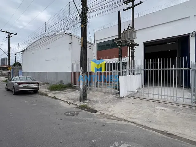 Galpão / Barracão com 600m², para alugar, no bairro Imbiribeira em Recife