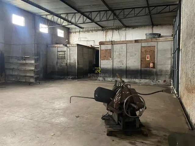 Galpão / Barracão com 500m², para alugar, no bairro Industrial em Guarapuava