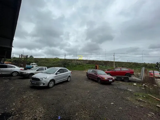 Galpão / Barracão com 500m², para alugar, no bairro Industrial em Guarapuava