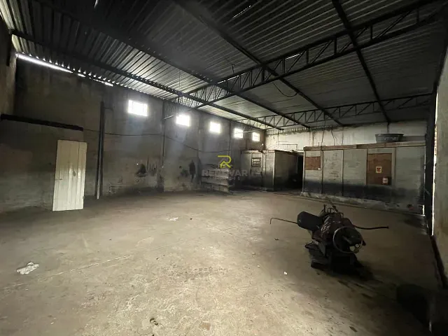 Galpão / Barracão com 500m², para alugar, no bairro Industrial em Guarapuava