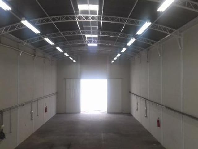 Foto do Galpão / Barracão - Galpão para alugar, 400 m² por R$ 7.100,00/mês - Chácaras Reunidas - São José dos Campos/SP | RUSSI IMÓVEIS