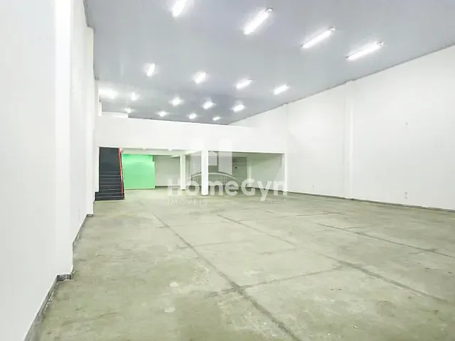 Galpão / Barracão com 420m², para alugar, no bairro Residencial Itaipu em Goiânia