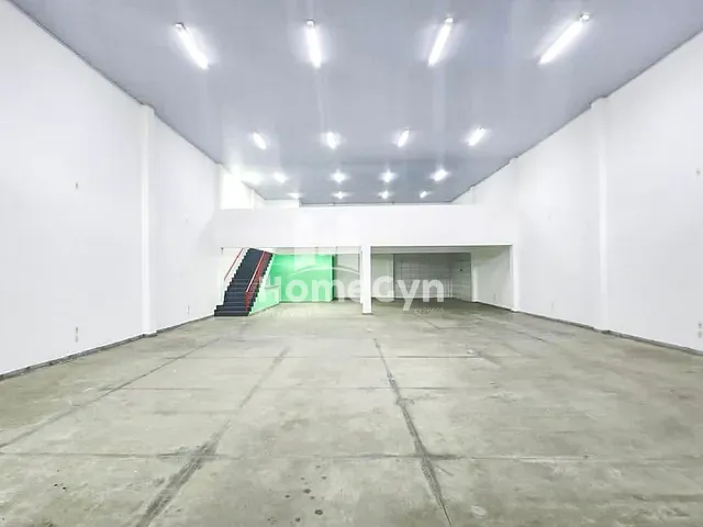 Galpão / Barracão com 420m², para alugar, no bairro Residencial Itaipu em Goiânia