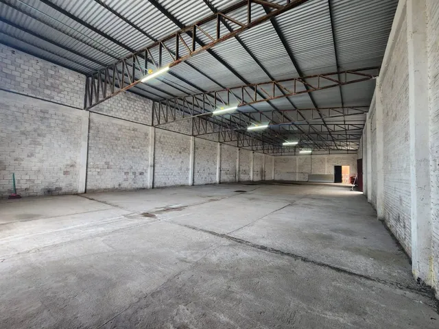 Galpão / Barracão com 396m², à venda, no bairro Areal em Pelotas