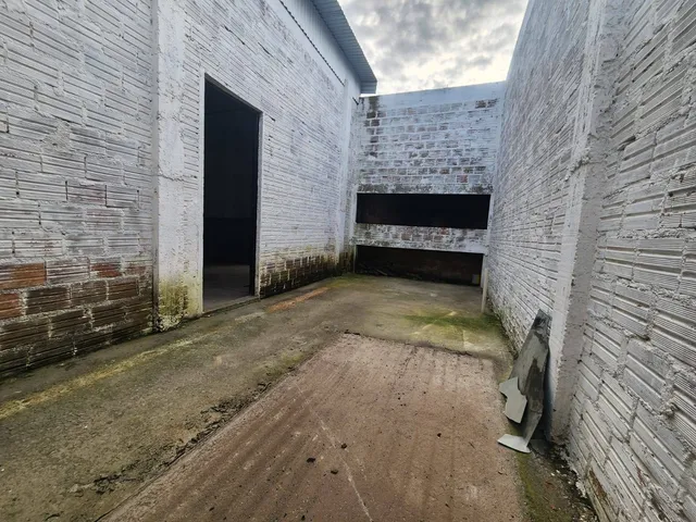 Galpão / Barracão com 396m², à venda, no bairro Areal em Pelotas