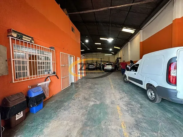 Galpão / Barracão com 1100m², para alugar, no bairro Nova em Londrina