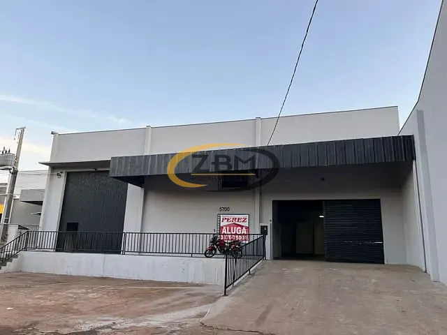 Galpão / Barracão com 1100m², para alugar, no bairro Nova em Londrina