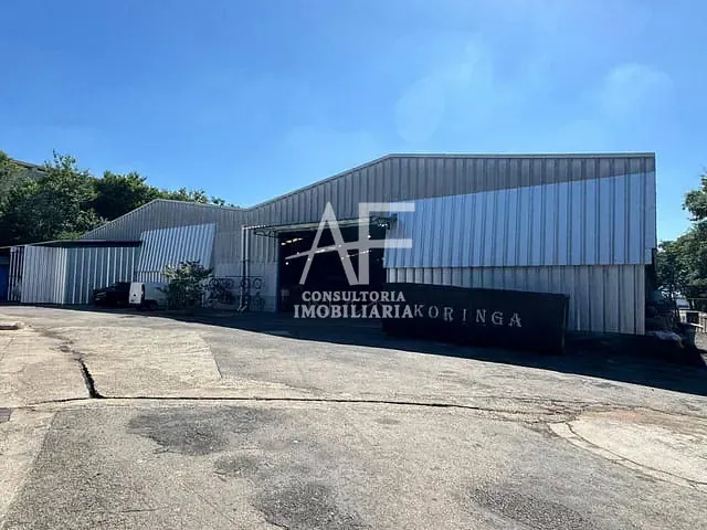 Galpão / Barracão com 4200m², para alugar, no bairro Piracangaguá (Chácara Flórida) em Taubaté