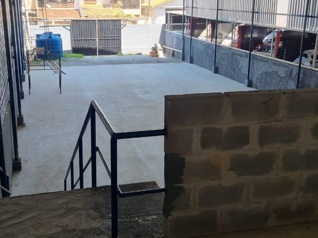 Galpão / Barracão para alugar, no bairro Riviera Fluminense em Macaé