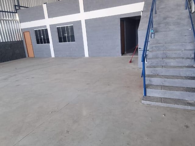 Galpão / Barracão para alugar, no bairro Riviera Fluminense em Macaé