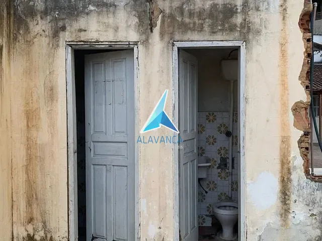 Casa com 200m² 3 quartos e 2 banheiros, para alugar, no bairro Centro em Governador Valadares