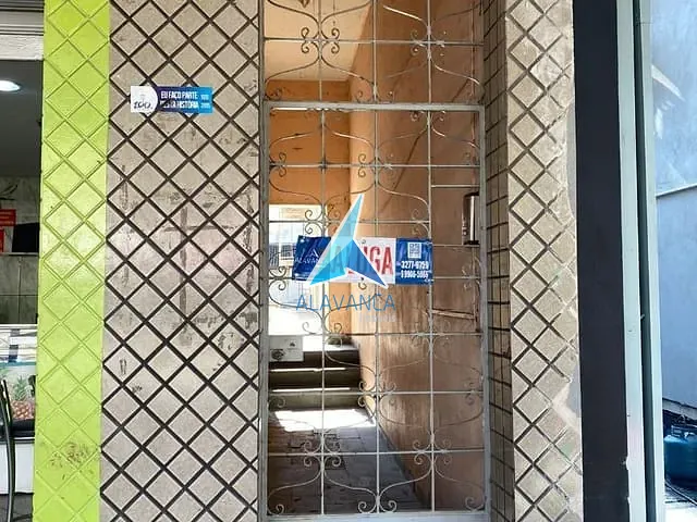 Casa com 200m² 3 quartos e 2 banheiros, para alugar, no bairro Centro em Governador Valadares