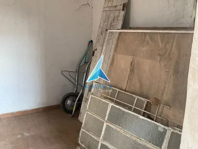 Casa com 200m² 3 quartos e 2 banheiros, para alugar, no bairro Centro em Governador Valadares