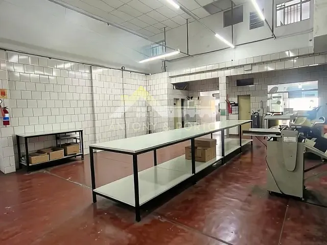 Galpão / Barracão à venda, no bairro Gopoúva em Guarulhos