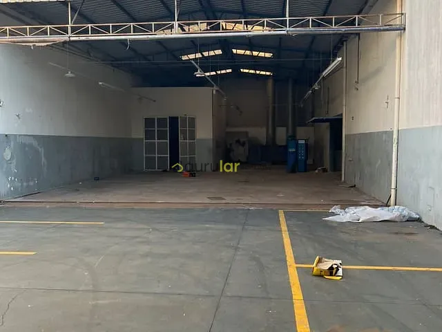 Galpão / Barracão com 1213m², para alugar, no bairro Jardim Auri Verde em Bauru