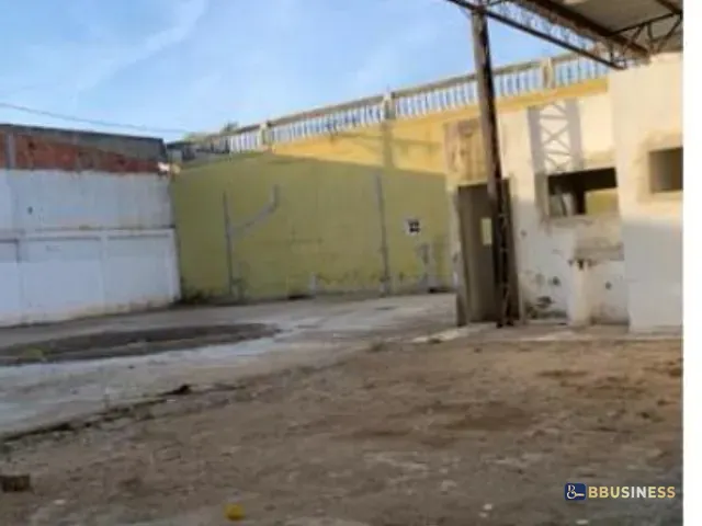 Galpão / Barracão com 650m², para alugar, no bairro Parque Jóquei Club em Campos dos Goytacazes