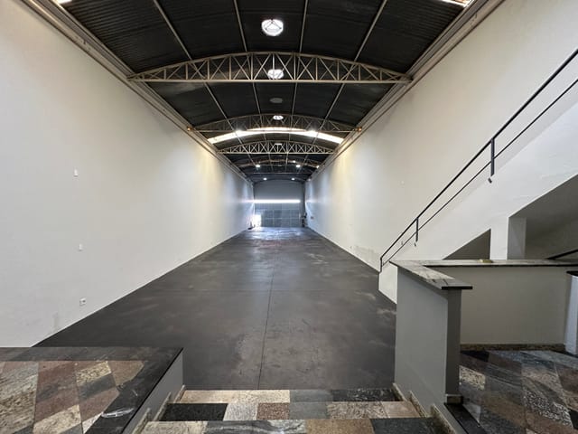 Galpão / Barracão com 324m² 2 quartos e 2 banheiros, para alugar, no bairro Paulicéia em Piracicaba