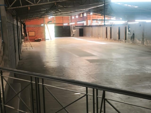 Galpão / Barracão para alugar, no bairro Moinho Preto em Petrópolis