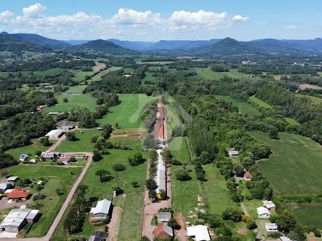 Galpão / Barracão com 4820m², à venda, no bairro Teutônia em Teutônia
