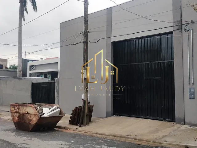 Galpão / Barracão com 360m², para alugar, no bairro São Roque em Cuiabá