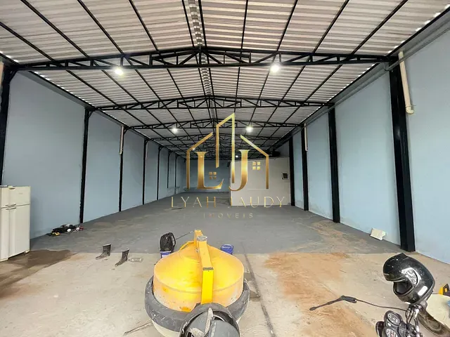 Galpão / Barracão com 360m², para alugar, no bairro São Roque em Cuiabá
