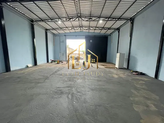 Galpão / Barracão com 360m², para alugar, no bairro São Roque em Cuiabá