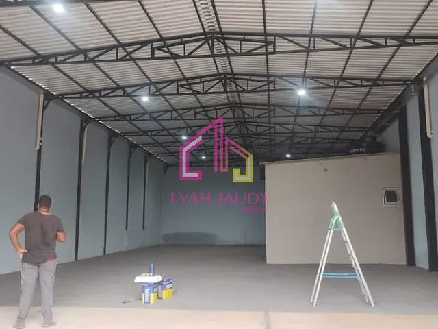 Galpão / Barracão com 360m², para alugar, no bairro São Roque em Cuiabá