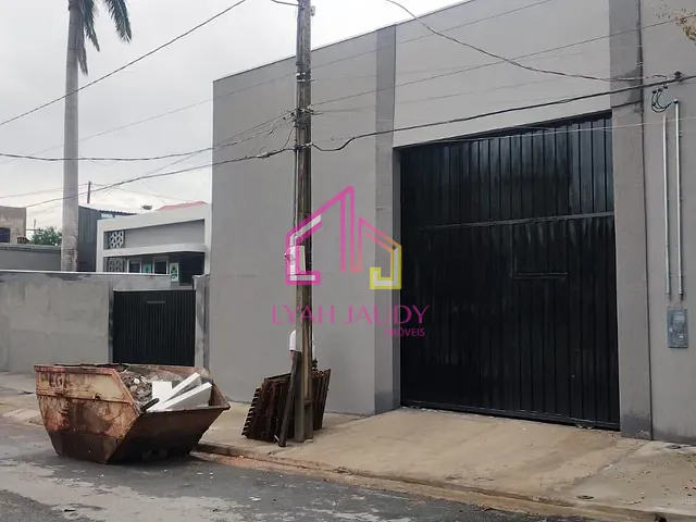 Galpão / Barracão com 360m², para alugar, no bairro São Roque em Cuiabá