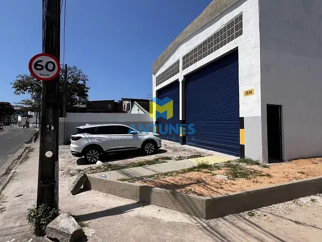 Galpão / Barracão com 275m², para alugar, no bairro Areias em Recife