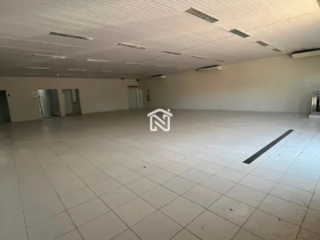 Galpão / Barracão com 413m², para alugar, no bairro Centro em Paraíso do Tocantins