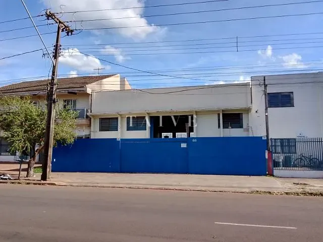 Galpão / Barracão com 420m², para alugar, no bairro Tarobá em Londrina