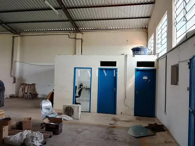 Galpão / Barracão com 420m², para alugar, no bairro Tarobá em Londrina