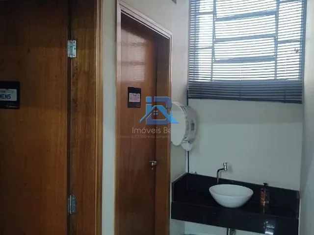Galpão / Barracão com 131m², para alugar, no bairro Vila Brasileira em Itatiba