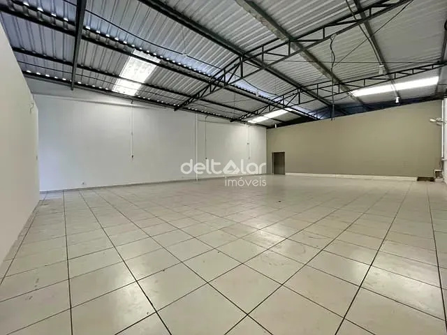 Galpão / Barracão com 330m², à venda, no bairro Céu Azul em Belo Horizonte