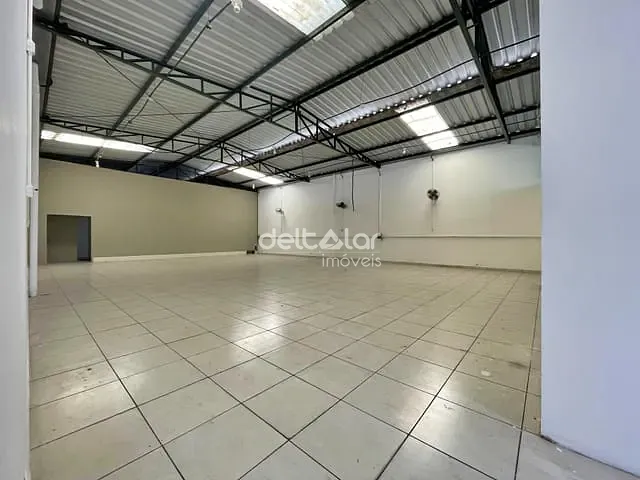 Galpão / Barracão com 330m², à venda, no bairro Céu Azul em Belo Horizonte