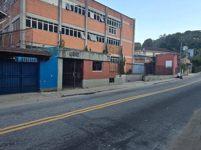 Galpão / Barracão para alugar, no bairro Quissama em Petrópolis