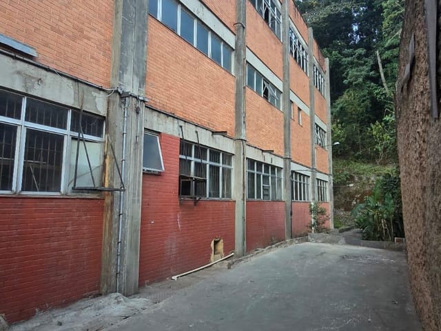 Galpão / Barracão para alugar, no bairro Quissama em Petrópolis