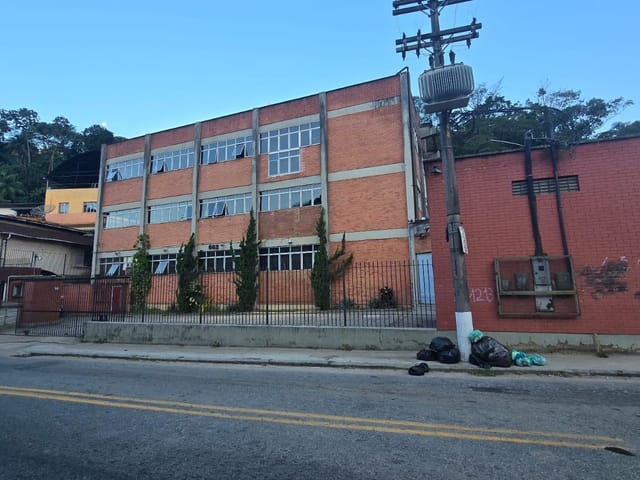 Galpão / Barracão para alugar, no bairro Quissama em Petrópolis