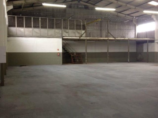 Foto do Galpão / Barracão - Galpão para alugar, 740 m² por R$ 9.000,00/mês - Chácaras Reunidas - São José dos Campos/SP | INDEPENDENCE NEGOCIOS IMOBILIARIOS LTDA