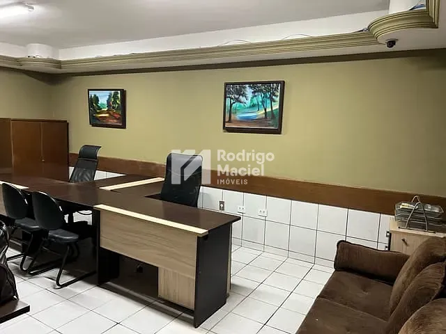 Galpão / Barracão com 300m², para alugar, no bairro Afogados em Recife