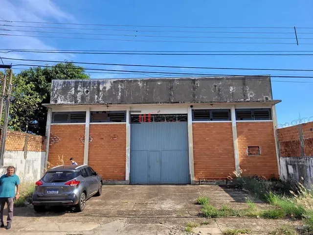 Galpão / Barracão à venda, no bairro Waldemar Hauer em Londrina