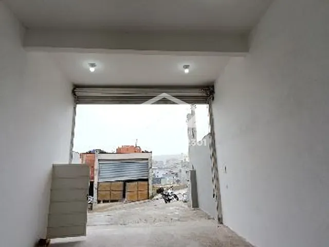 Galpão / Barracão com 117m², para alugar, no bairro Laranjeiras em Caieiras