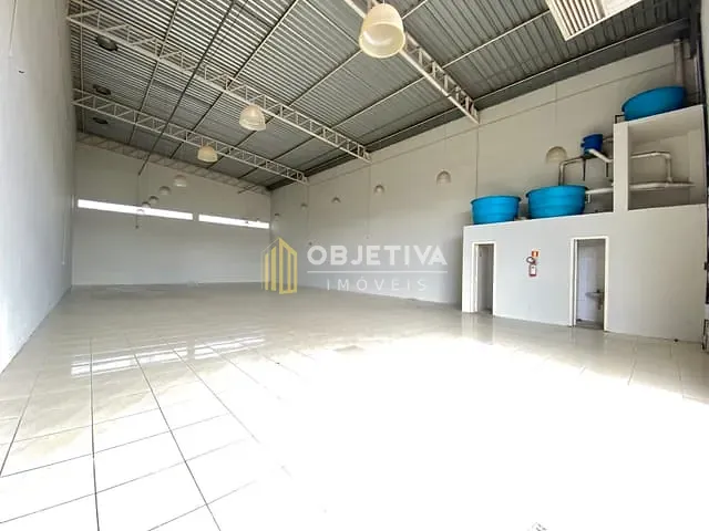 Galpão / Barracão para alugar, no bairro Humaitá em Porto Alegre