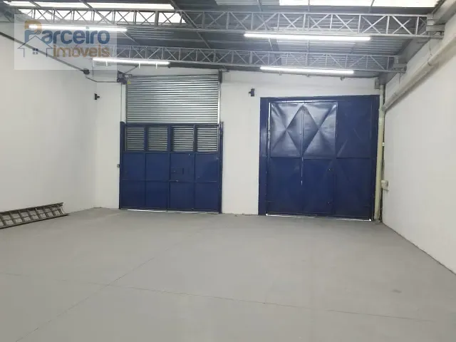 Galpão / Barracão com 860m², para alugar, no bairro Vila Sílvia em São Paulo